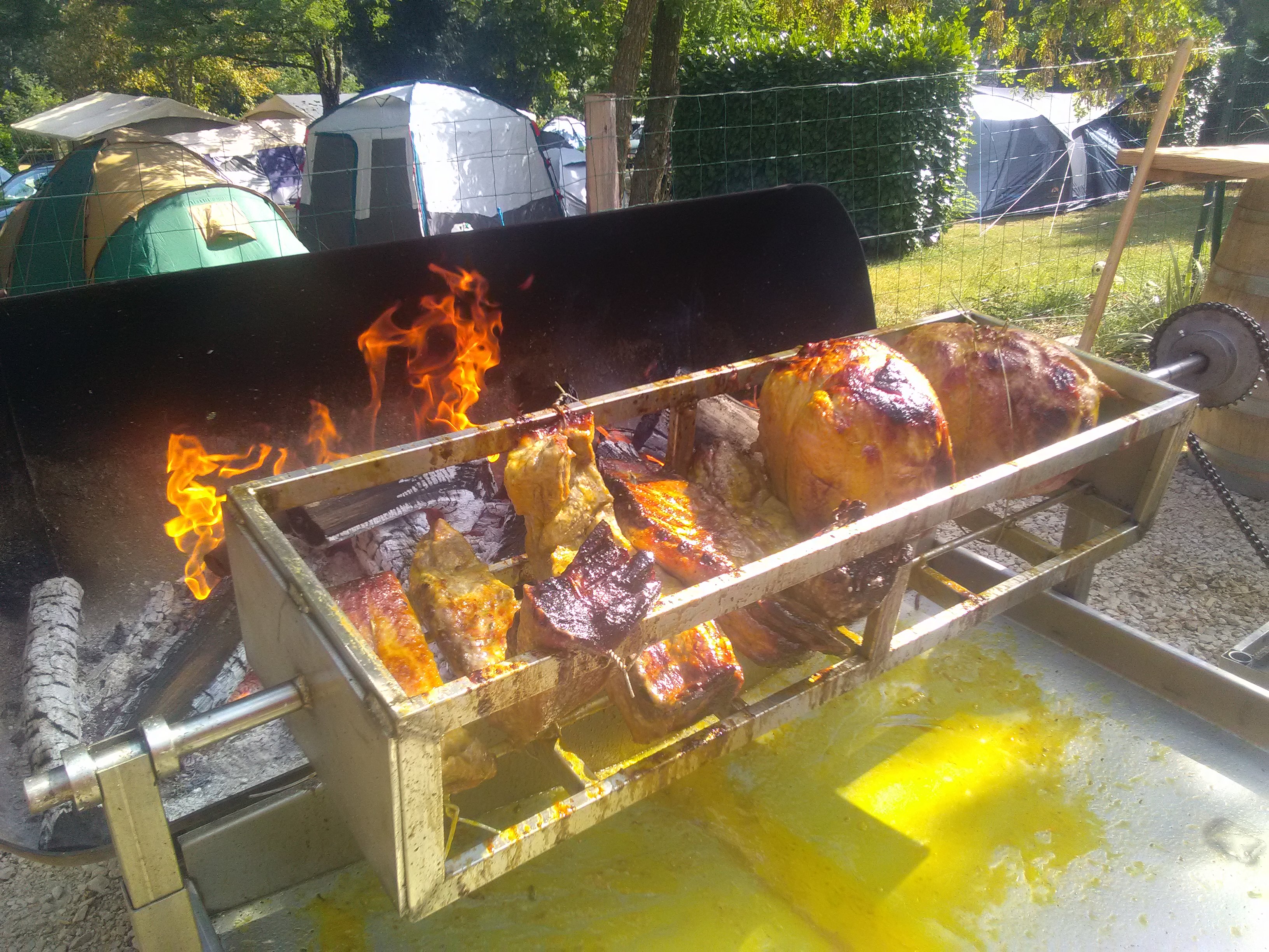 Prestations bar et restaurant de votre camping 3 étoiles en Ardèche