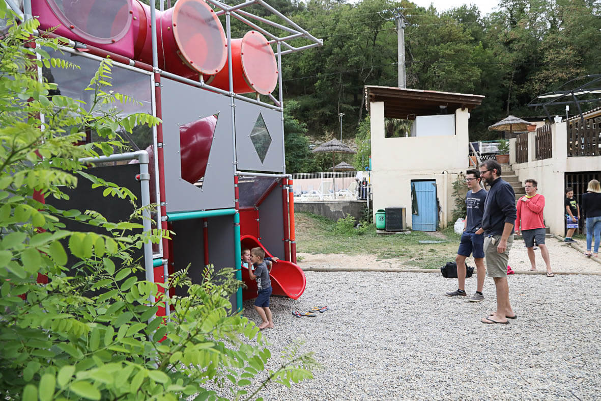 Prestations bar et restaurant de votre camping 3 étoiles en Ardèche