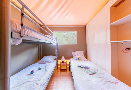 Photo du Grand Lodge du camping au coeur de l'Ardèche