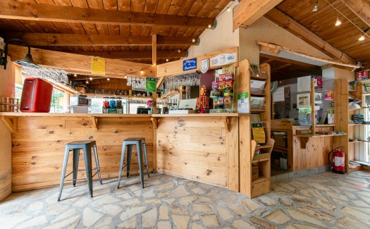 Le restaurant du camping en Ardèche La Grange : anniversaire, mariage, cousinade, ...